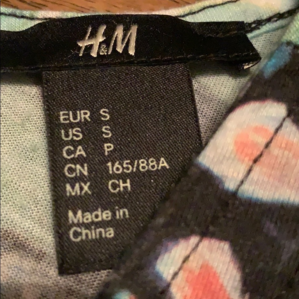 H&M tank top - Picture 2 of 4